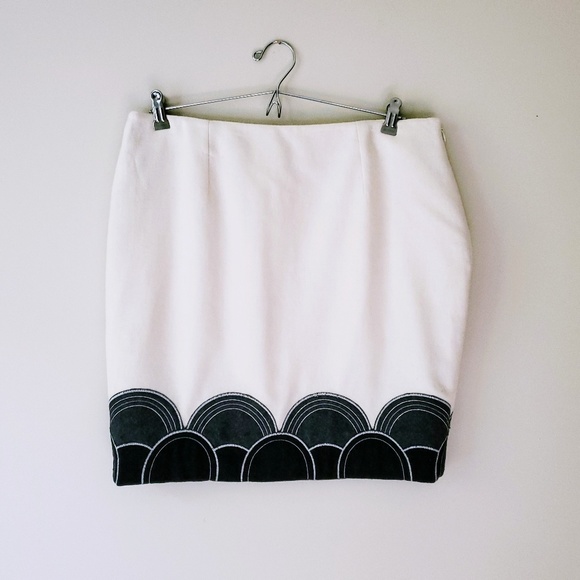 Boden | Cream Wool Skirt with Geometric Appliques - Picture 2 of 8